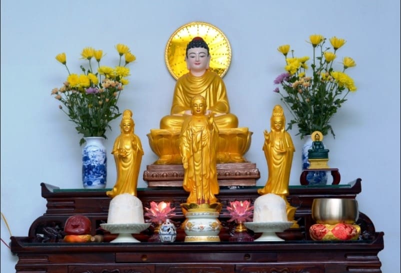 Bày trí bàn thờ Phật chuẩn