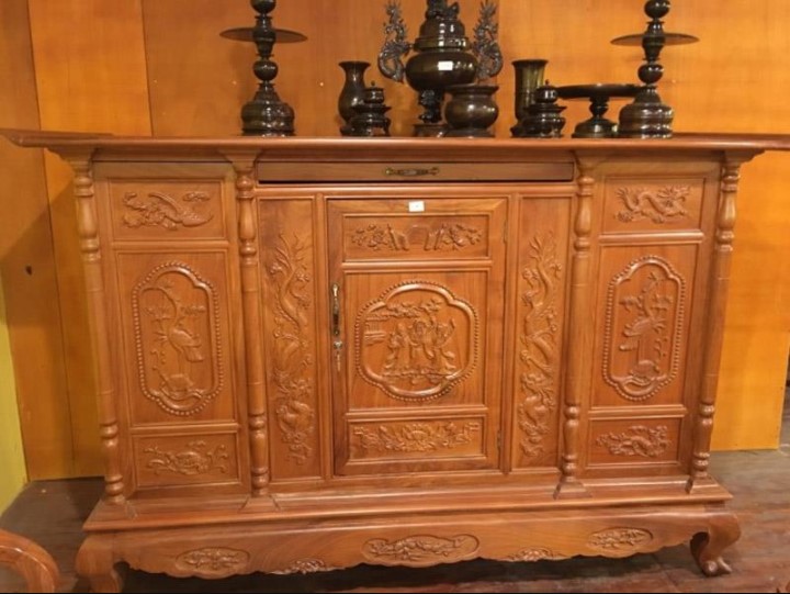 Mẫu tủ thờ làm bằng gỗ Mít chạm sắc tinh xảo
